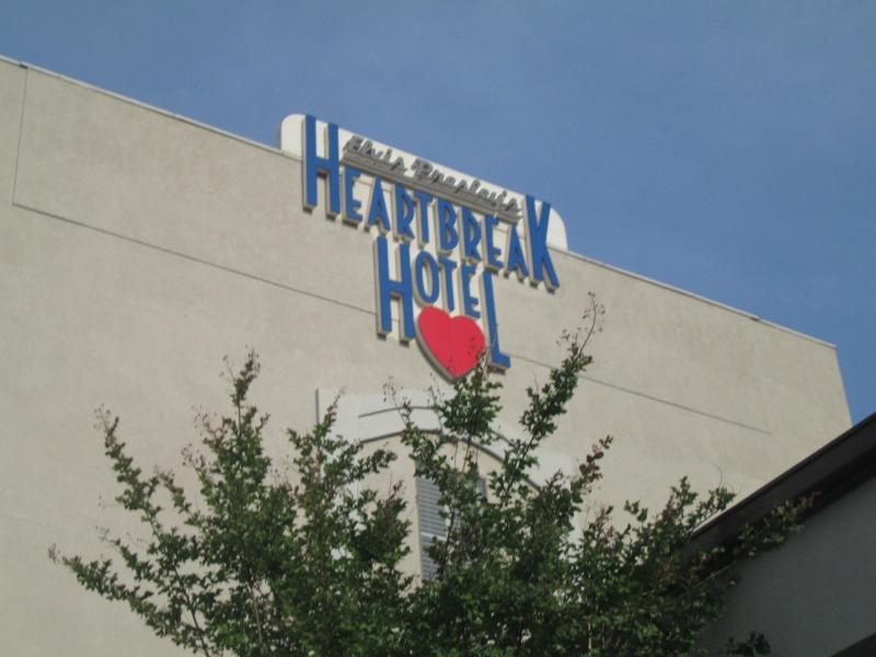 Elvis Presley'S Heartbreak Hotel Memphis Exterior photo